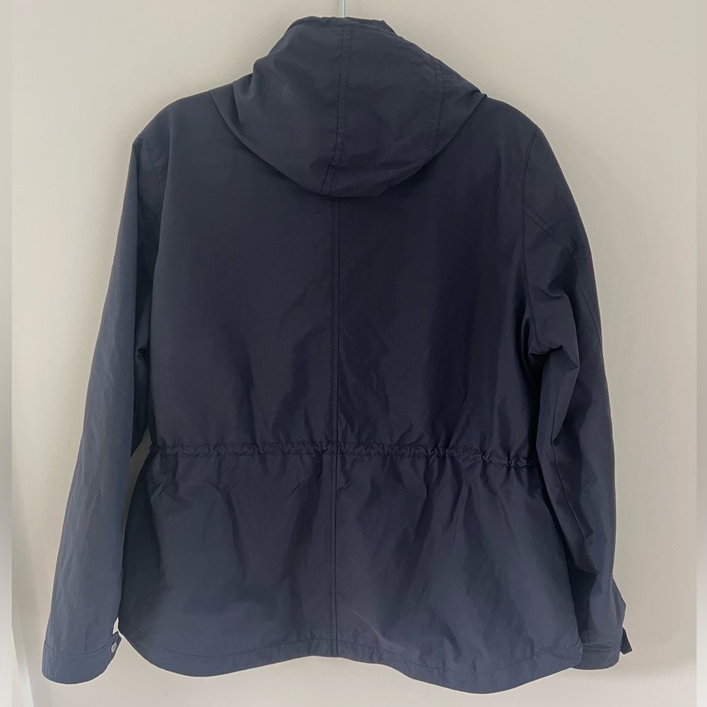 ☔️EUC!💧J. Crew raincoat with hood - Picture 2 of 6